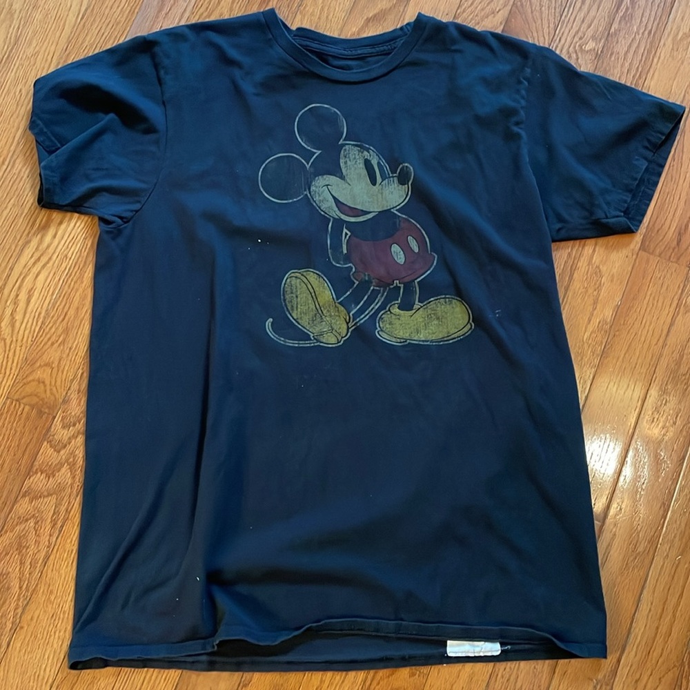 Disney vintage short sleeve top
Black